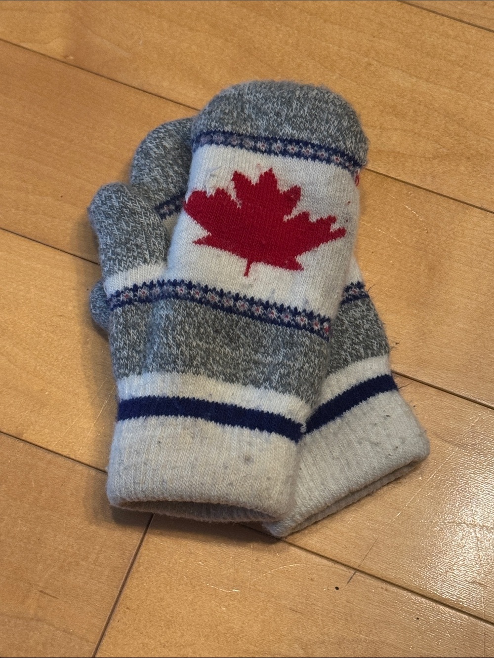 Kids Cozy Red Maple Leaf Canada Fleece Lined Knit Mittens